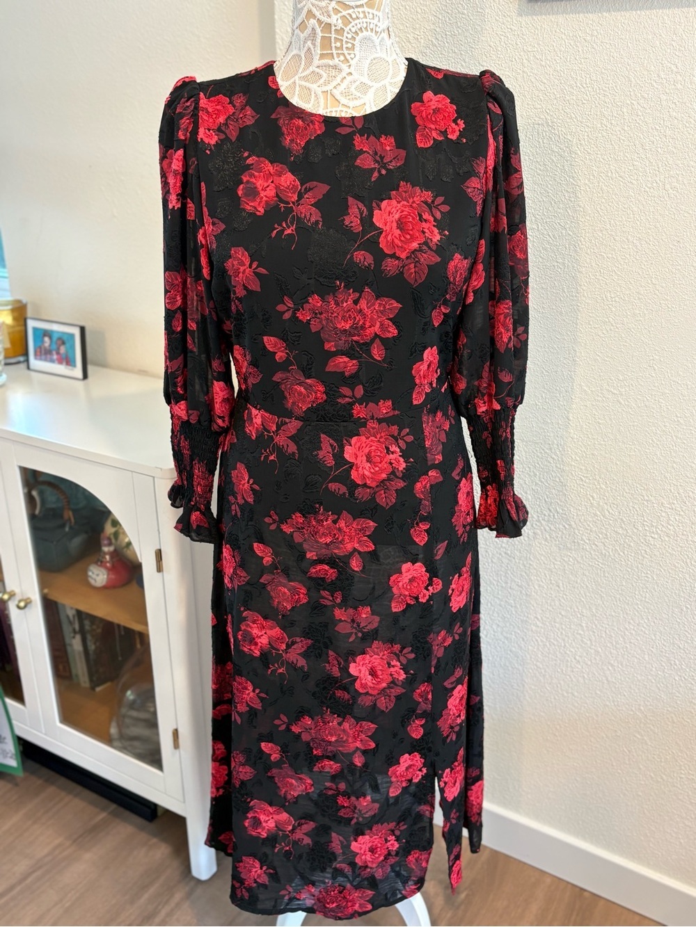 Chelsea28 Black & Red Floral Long Sleeve Midi Dress- size M